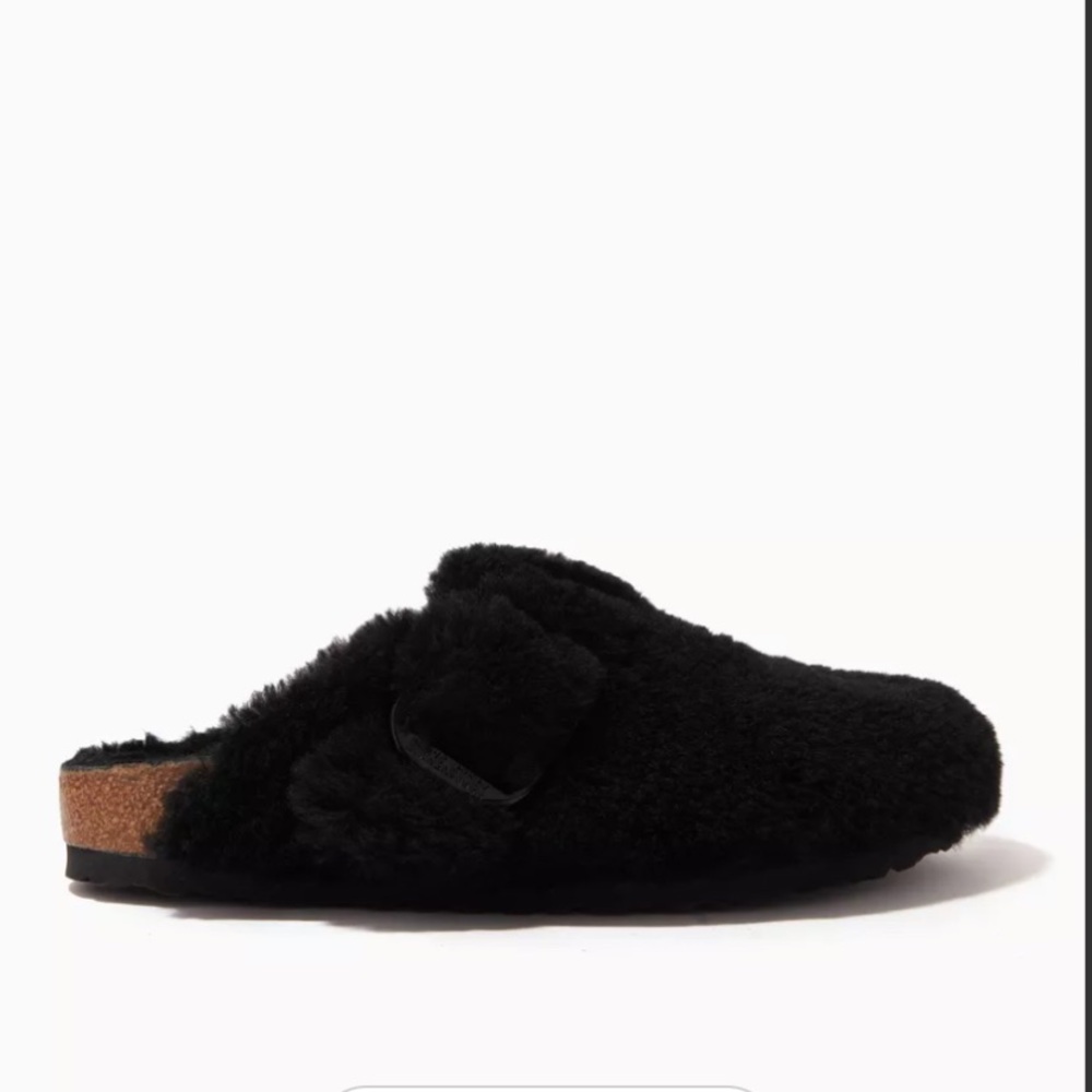 Boston Big Buckle Mules in Shearling new size 5
 00305